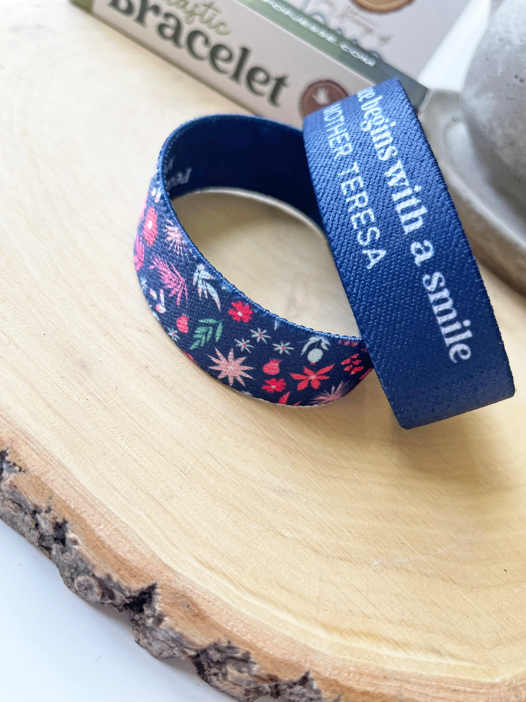 Mother Teresa | Reversible Elastic Bracelet